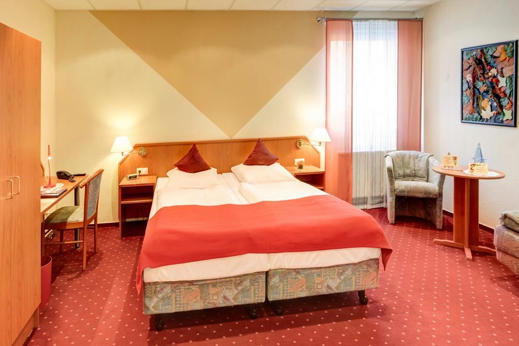Hotel Restaurant Zum Werdersee Bremen Bagian luar foto