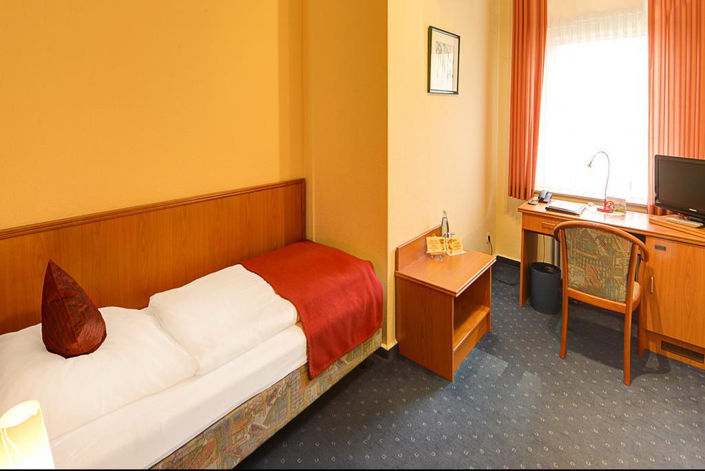 Hotel Restaurant Zum Werdersee Bremen Bagian luar foto